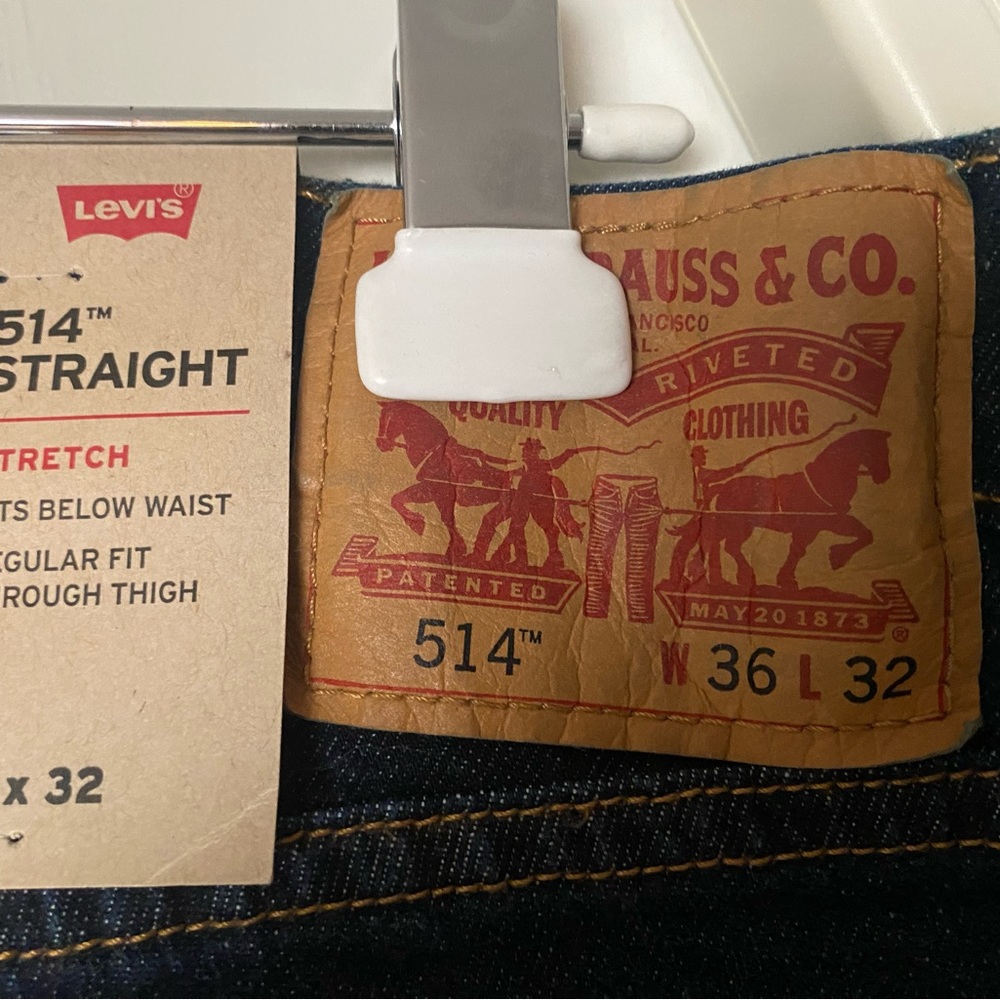 Men’s 36 x 32 Levi’s 514 straight jeans